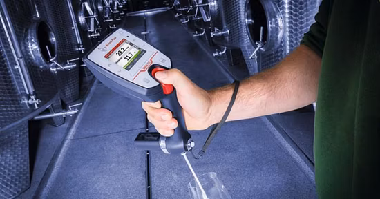 Portable Density and Concentration Meter for Petroleum Oil